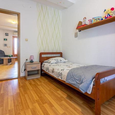 Apartments Armando Fažana Pokoj fotografie